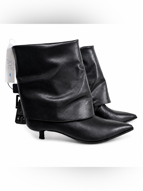 Time and Tru Shoes - Time and Tru Fold Over Kitten Heel Ankle Boots Women’s 6 Black Memory Foam New